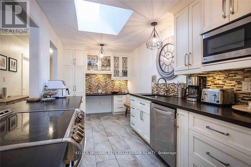 707 Annland Street, Pickering, ON - Indoor Photo Showing Kitchen With Upgraded Kitchen