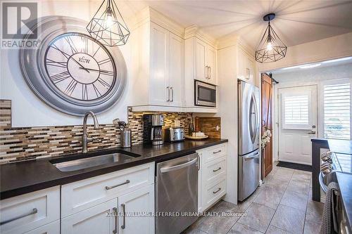 707 Annland Street, Pickering, ON - Indoor Photo Showing Kitchen