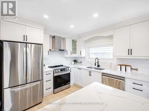 2223 Urwin Crescent, Oakville, ON - Indoor Photo Showing Kitchen