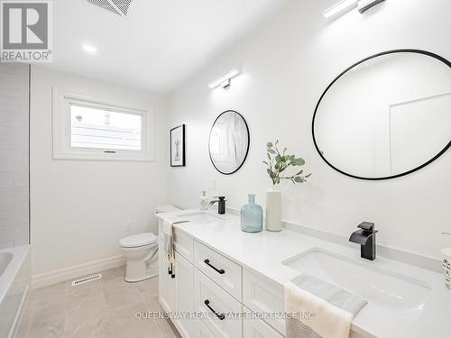 2223 Urwin Crescent, Oakville, ON - Indoor Photo Showing Bathroom