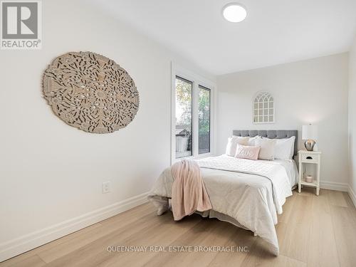 2223 Urwin Crescent, Oakville, ON - Indoor Photo Showing Bedroom