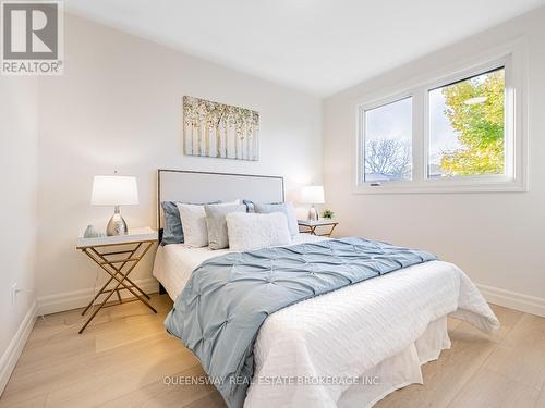 2223 Urwin Crescent, Oakville, ON - Indoor Photo Showing Bedroom