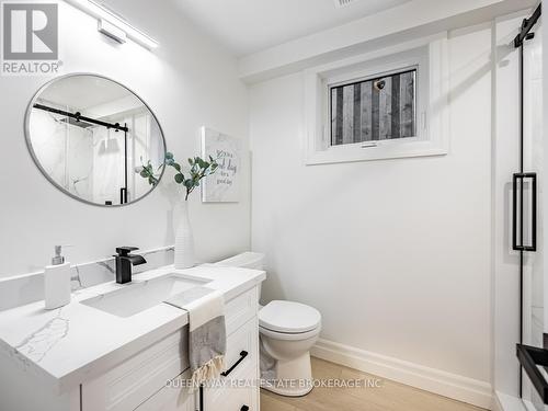 2223 Urwin Crescent, Oakville, ON - Indoor Photo Showing Bathroom