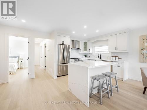 2223 Urwin Crescent, Oakville, ON - Indoor Photo Showing Kitchen