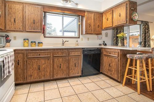 4306 Gordon Drive, Kelowna, BC - Indoor Photo Showing Kitchen