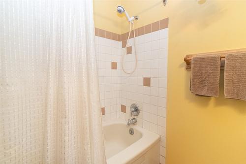 4306 Gordon Drive, Kelowna, BC - Indoor Photo Showing Bathroom