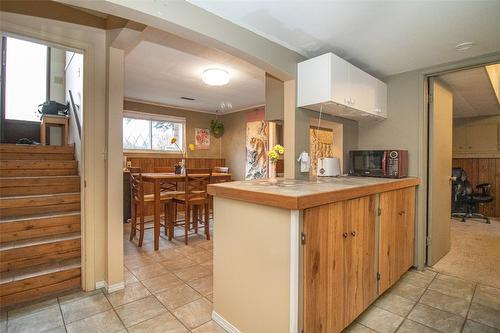 4306 Gordon Drive, Kelowna, BC - Indoor Photo Showing Kitchen