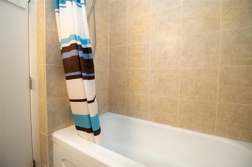 4306 Gordon Drive, Kelowna, BC - Indoor Photo Showing Bathroom