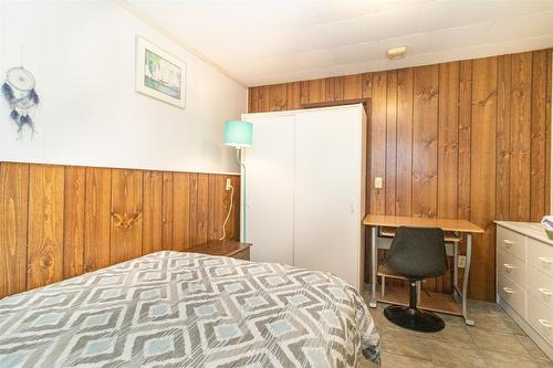 4306 Gordon Drive, Kelowna, BC - Indoor Photo Showing Bedroom