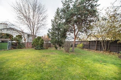 4306 Gordon Drive, Kelowna, BC - Outdoor With Backyard