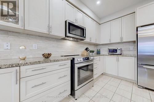 41 Lindvest Crescent, Vaughan, ON - Indoor Photo Showing Kitchen With Stainless Steel Kitchen With Upgraded Kitchen