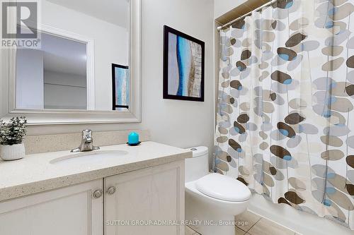 41 Lindvest Crescent, Vaughan, ON - Indoor Photo Showing Bathroom