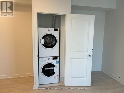 A1505 - 30 Upper Mall Way, Vaughan, ON - Indoor Photo Showing Laundry Room