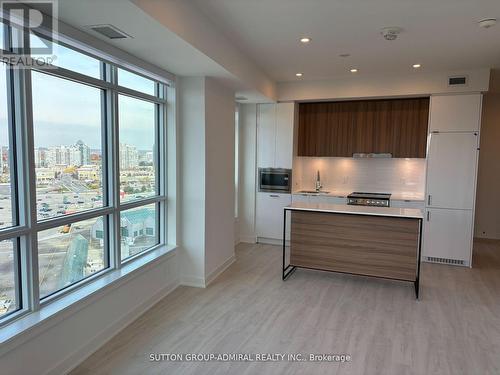 A1505 - 30 Upper Mall Way, Vaughan, ON - Indoor Photo Showing Kitchen