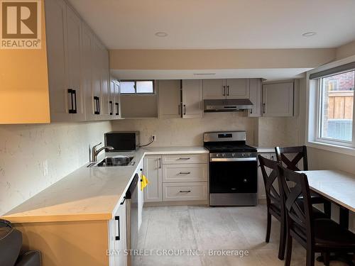 73 Walter Tunny Crescent, East Gwillimbury, ON - Indoor Photo Showing Kitchen