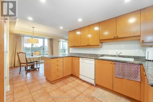 404 - 121 Woodbridge Avenue, Vaughan, ON - Indoor Photo Showing Kitchen