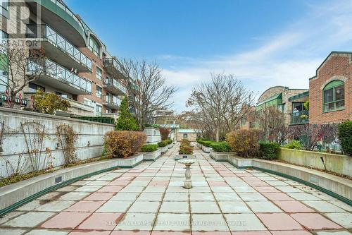 404 - 121 Woodbridge Avenue, Vaughan, ON - Outdoor