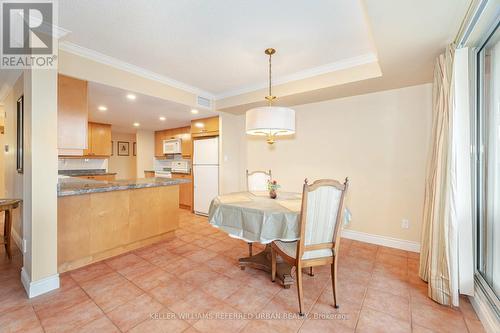 404 - 121 Woodbridge Avenue, Vaughan, ON - Indoor Photo Showing Dining Room