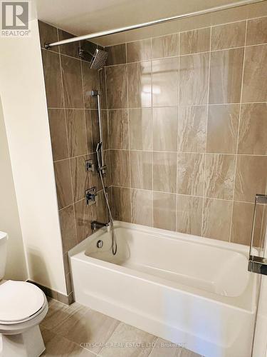 211 - 1415 Dundas Street E, Oakville, ON - Indoor Photo Showing Bathroom