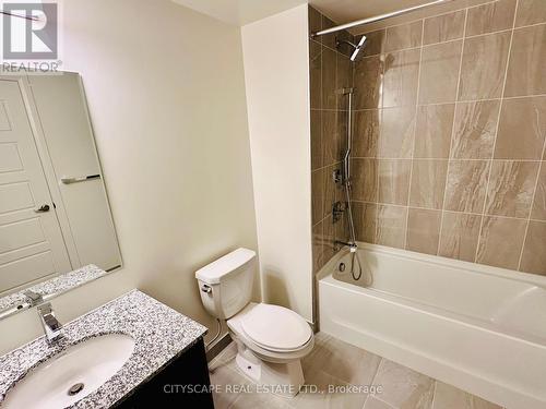 211 - 1415 Dundas Street E, Oakville, ON - Indoor Photo Showing Bathroom