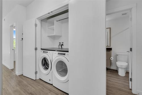 103-1800 Richter Street, Kelowna, BC - Indoor Photo Showing Laundry Room