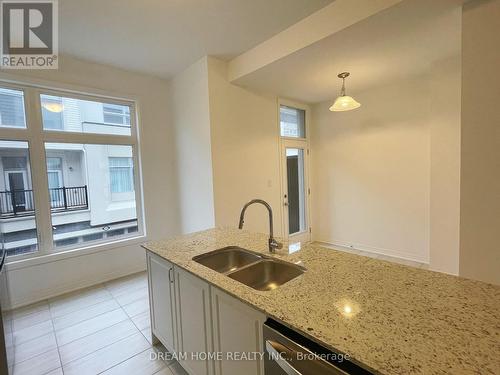 9 Albert Firman Lane, Markham, ON - Indoor Photo Showing Kitchen With Double Sink