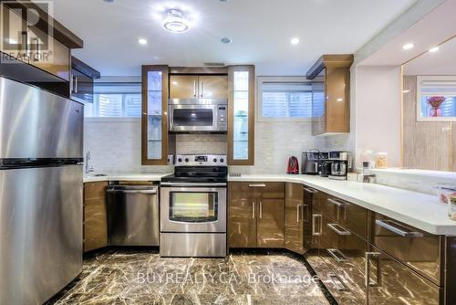 2530 King Road, King, ON - Indoor Photo Showing Kitchen With Upgraded Kitchen