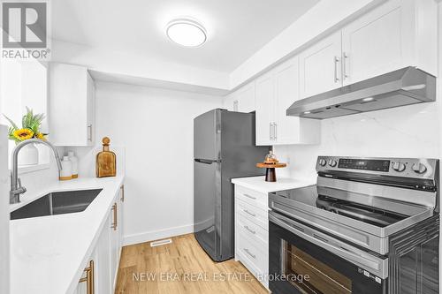 111 Nathan Crescent, Barrie, ON - Indoor Photo Showing Kitchen With Double Sink