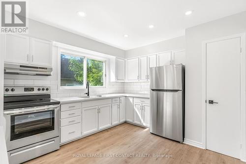 14-16 Peel Street, Barrie, ON - Indoor Photo Showing Kitchen