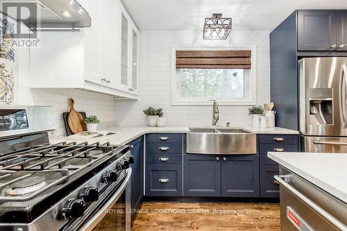 44 Stroud Crescent, Wasaga Beach, ON - Indoor Photo Showing Kitchen With Double Sink