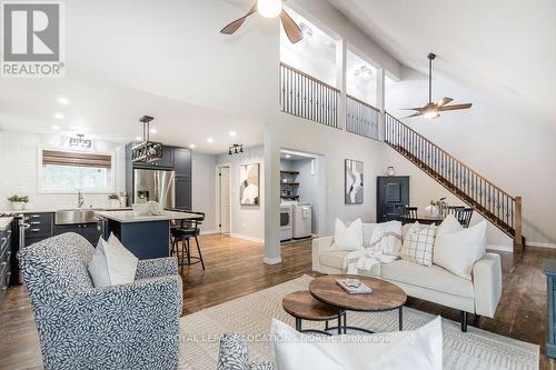 44 Stroud Crescent, Wasaga Beach, ON - Indoor Photo Showing Living Room