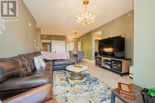 112 - 54 Koda Street, Barrie, ON - Indoor Photo Showing Living Room