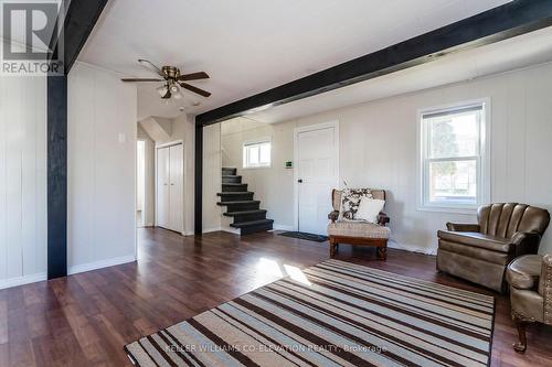 555 Champlain Road, Tiny, ON - Indoor Photo Showing Living Room