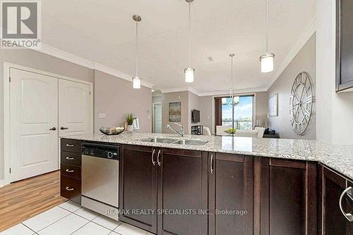 413 - 383 Main Street E, Milton, ON - Indoor Photo Showing Kitchen With Double Sink With Upgraded Kitchen