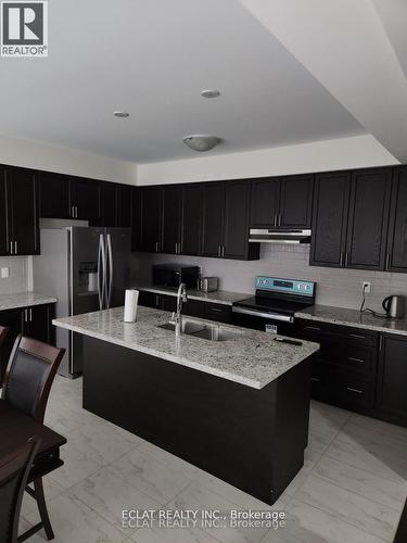 134 Petch Avenue, Caledon, ON - Indoor Photo Showing Kitchen With Upgraded Kitchen