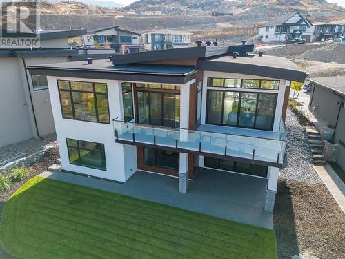 1050 Emslie Street, Kelowna, BC - Outdoor