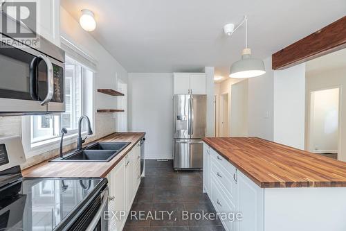 31 Shakespeare Avenue, Niagara-On-The-Lake, ON - Indoor Photo Showing Kitchen With Stainless Steel Kitchen With Double Sink