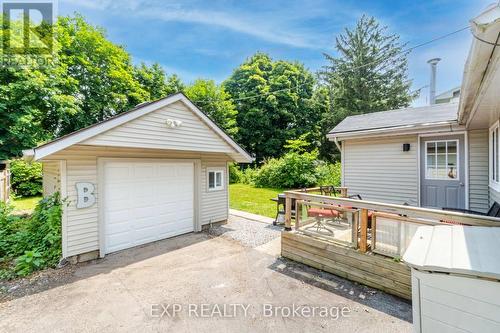 31 Shakespeare Avenue, Niagara-On-The-Lake, ON - Outdoor With Exterior