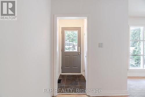 31 Shakespeare Avenue, Niagara-On-The-Lake, ON - Indoor Photo Showing Other Room