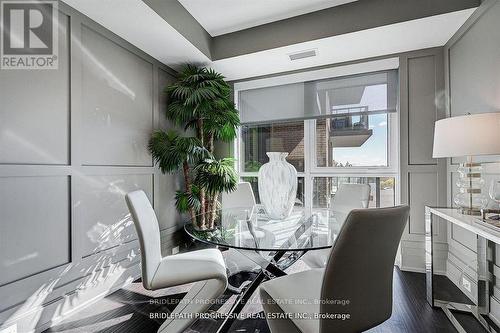 401 - 3 Southvale Drive, Toronto, ON - Indoor