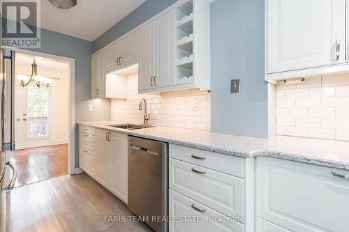 5 Vanity Court, Toronto, ON - Indoor Photo Showing Kitchen With Double Sink With Upgraded Kitchen