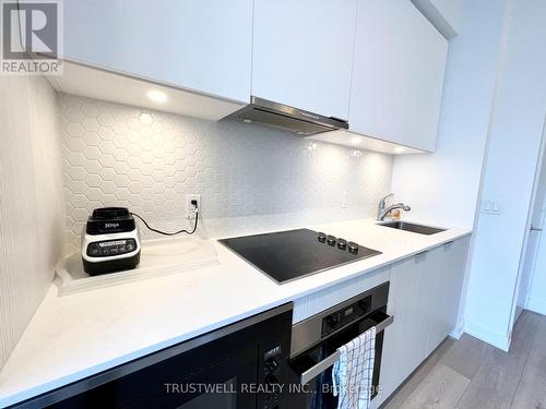 1004 - 158 Front Street E, Toronto, ON - Indoor Photo Showing Kitchen