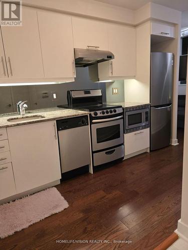 604 - 320 Richmond Street E, Toronto, ON - Indoor Photo Showing Kitchen With Stainless Steel Kitchen