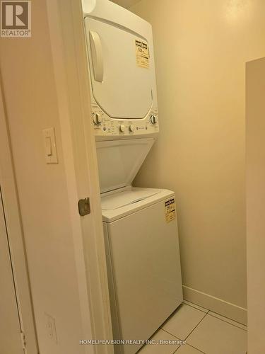 604 - 320 Richmond Street E, Toronto, ON - Indoor Photo Showing Laundry Room