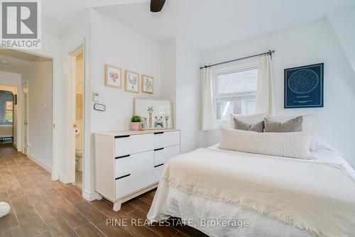 B - 32 Massey Street, Toronto, ON - Indoor Photo Showing Bedroom