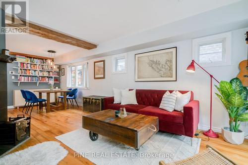 B - 32 Massey Street, Toronto, ON - Indoor Photo Showing Living Room