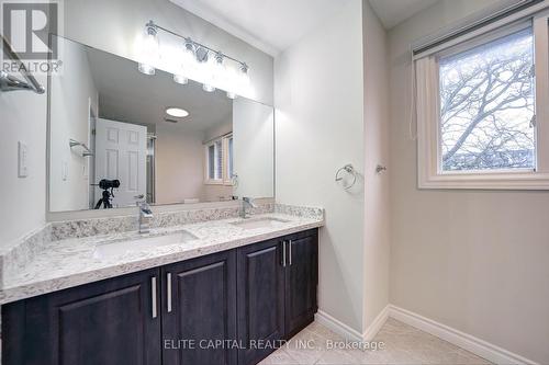 9 Lofty Hill Way, Toronto, ON - Indoor Photo Showing Bathroom