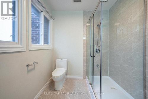 9 Lofty Hill Way, Toronto, ON - Indoor Photo Showing Bathroom