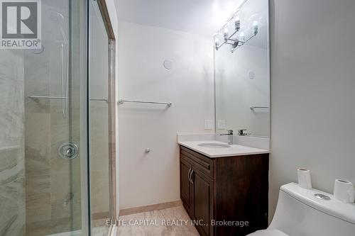 9 Lofty Hill Way, Toronto, ON - Indoor Photo Showing Bathroom