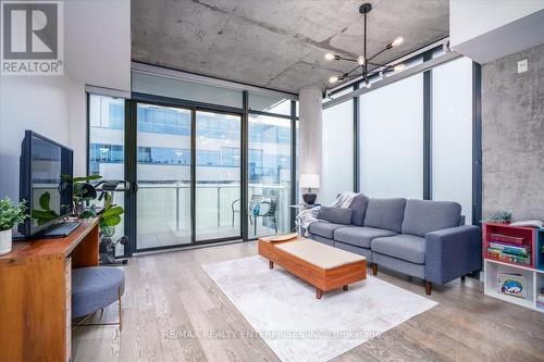 811 - 25 Stafford Street, Toronto, ON - Indoor Photo Showing Living Room